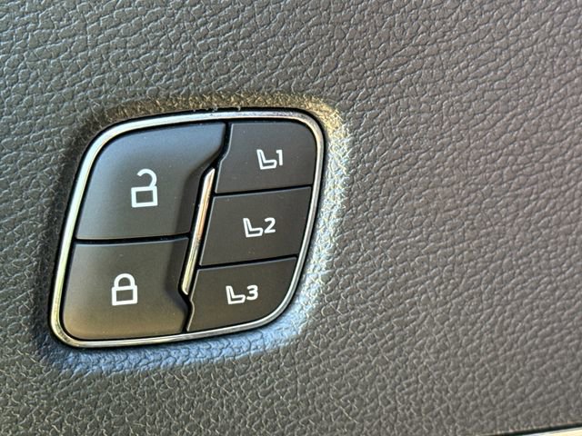 Used 2022 Ford F250 Platinum w/ FX4 Off-Road Package image 20