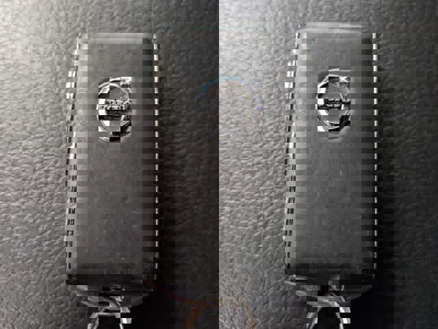 Used 2018 Volvo XC60 T6 Inscription w/ Convenience Package image 38