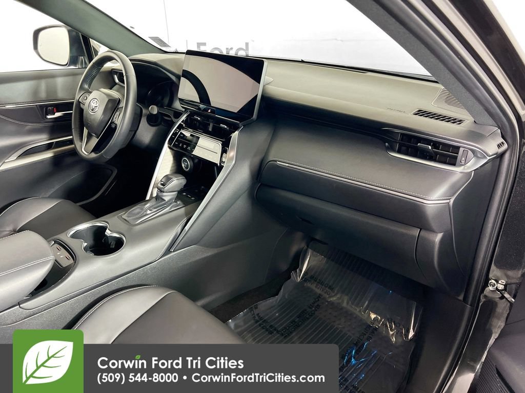 Used 2024 Toyota Venza Nightshade AWD/4WD image 29