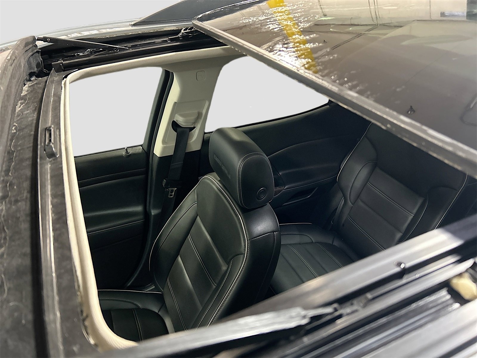 Used 2023 GMC Acadia Denali w/ Denali Technology Package image 23