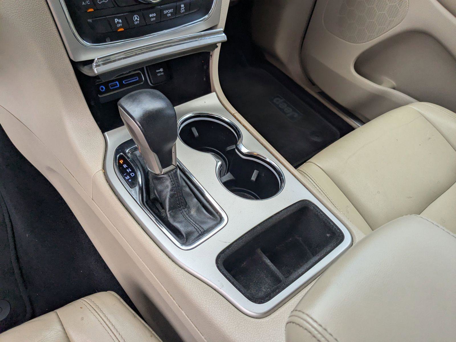 Used 2017 Jeep Grand Cherokee Limited RWD image 15
