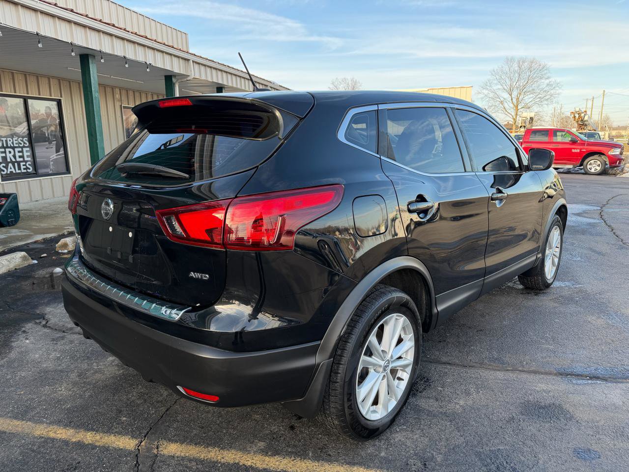 Used 2017 Nissan Rogue Sport S w/ S Appearance Package AWD/4WD image 3