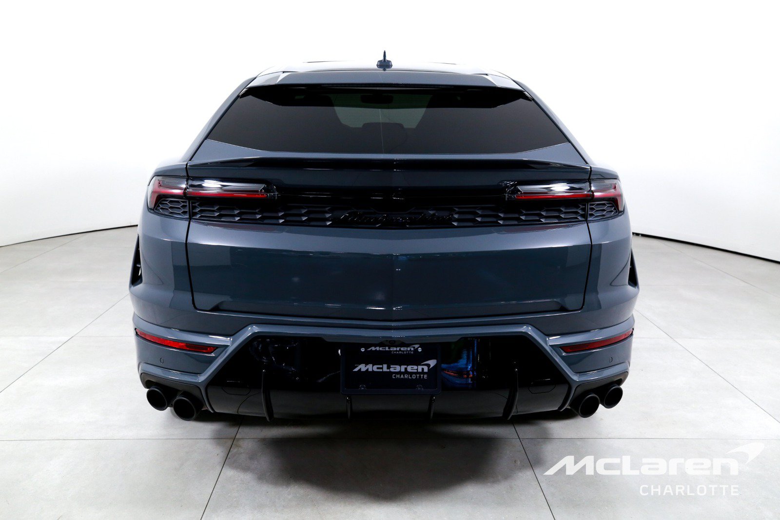 Used 2025 Lamborghini Urus SE AWD/4WD image 7