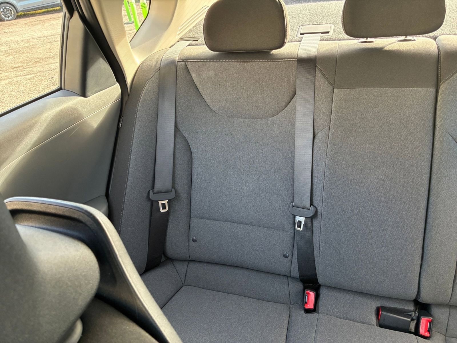 Used 2025 Kia K4 LXS image 38