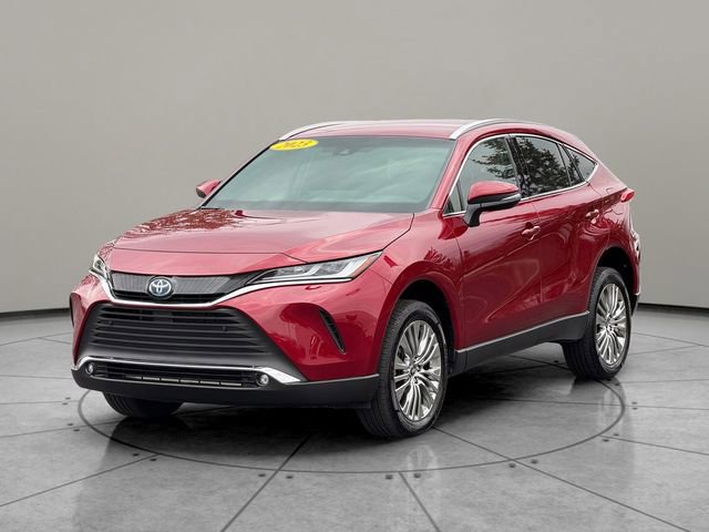 Certified 2023 Toyota Venza XLE image 2