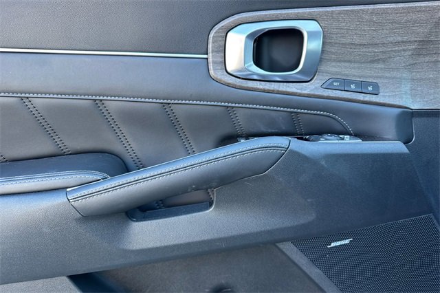 Used 2022 Kia Sorento SX Prestige image 11