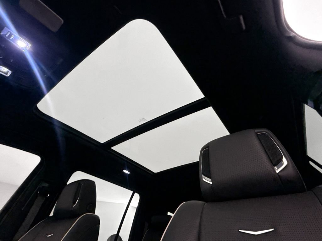 Used 2025 Cadillac Escalade ESV Sport AWD/4WD image 21