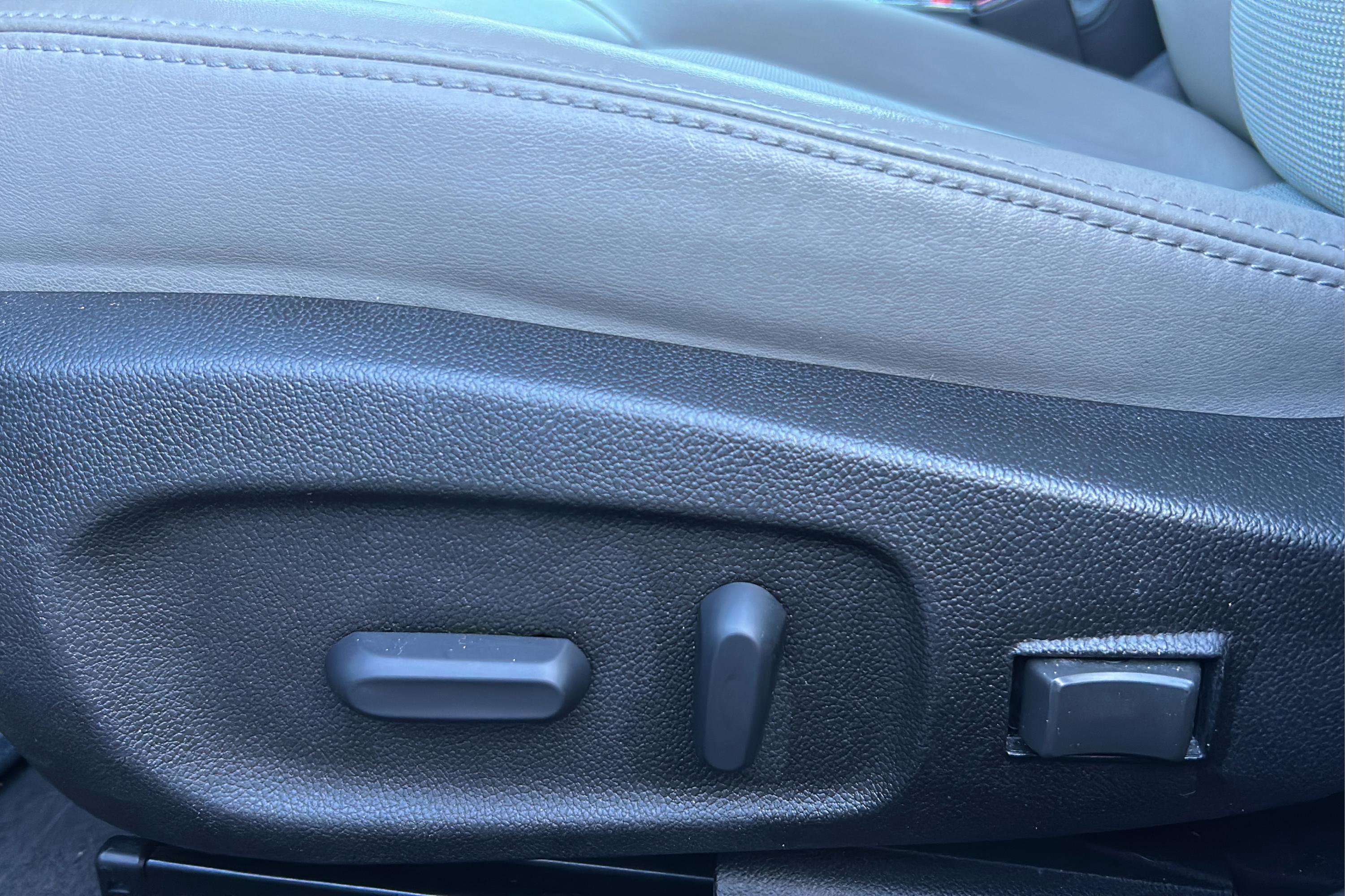 Used 2016 Buick Verano Convenience w/ Driver Confidence Package image 39