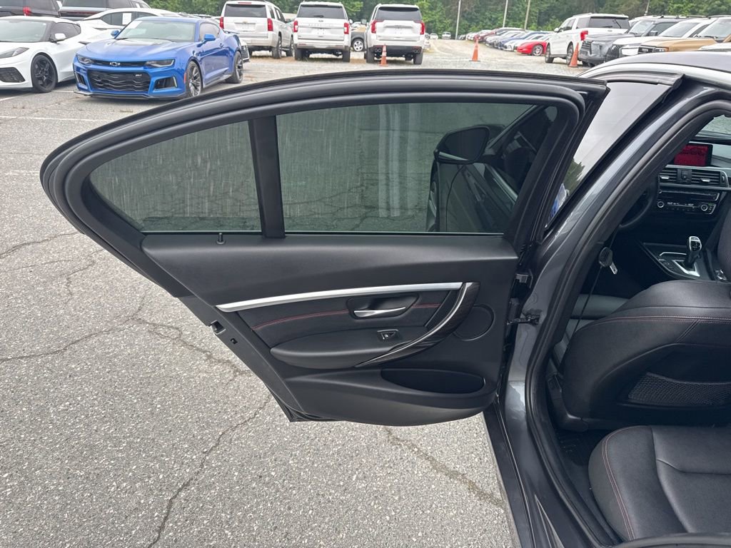 Used 2018 BMW 330i xDrive Sedan w/ Convenience Package AWD/4WD image 29