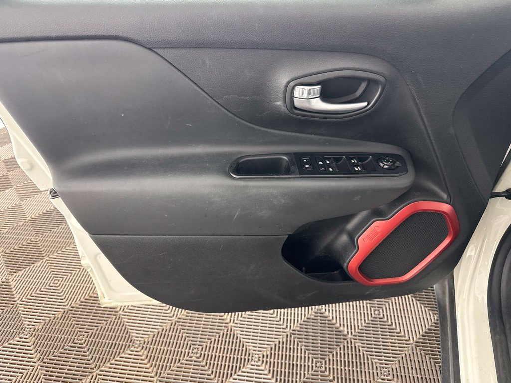 Used 2021 Jeep Renegade Trailhawk AWD/4WD image 20