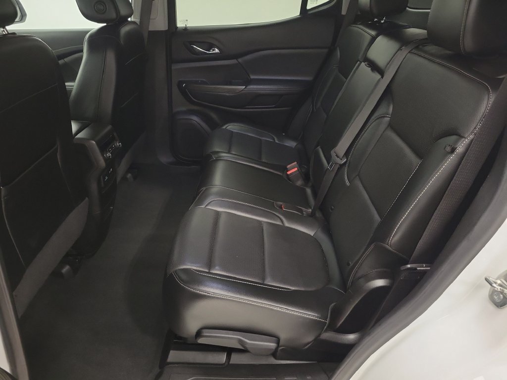Used 2023 GMC Acadia SLT FWD image 22