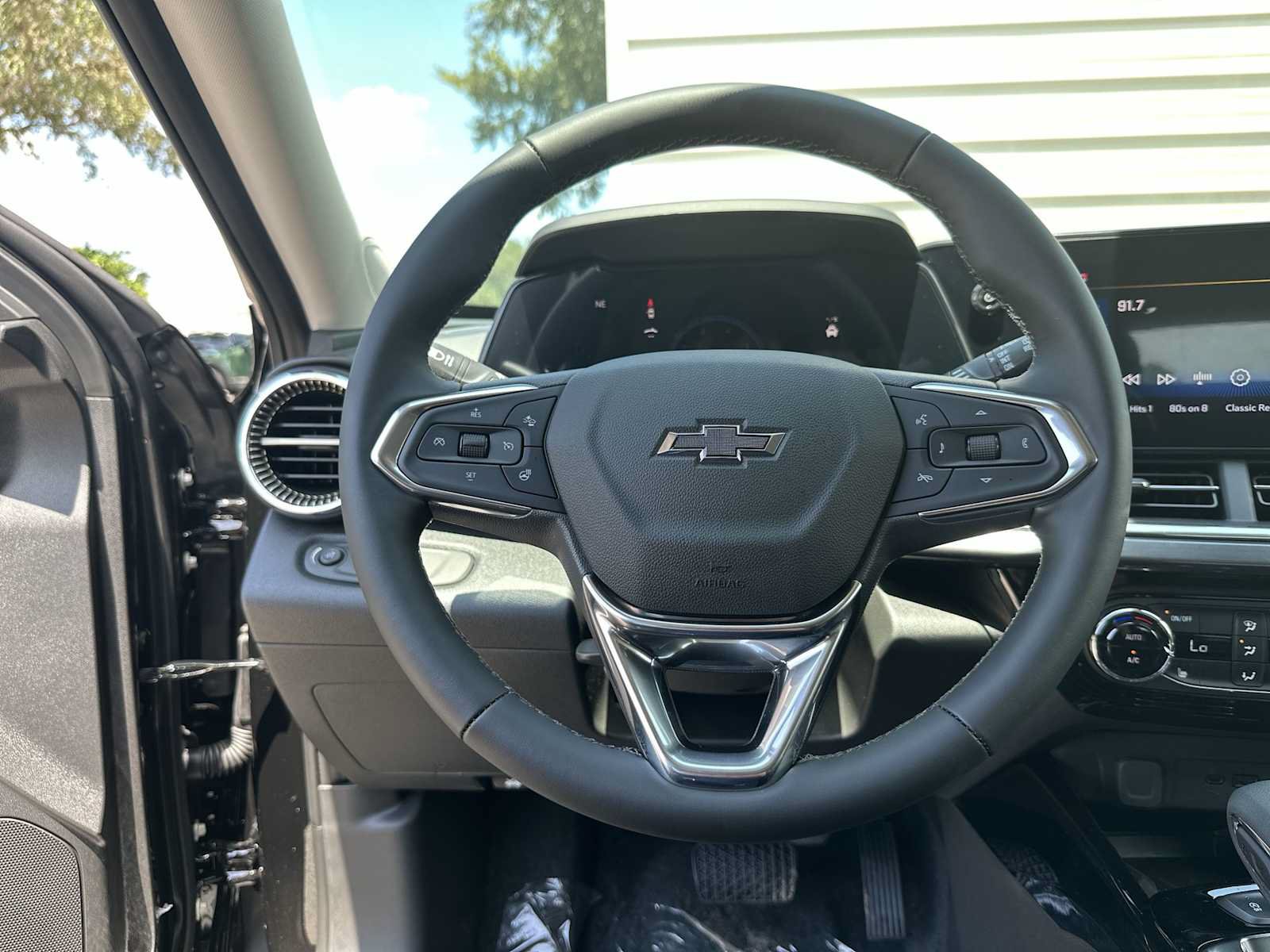 New 2026 Chevrolet Trax ACTIV w/ Sunroof Package FWD image 20