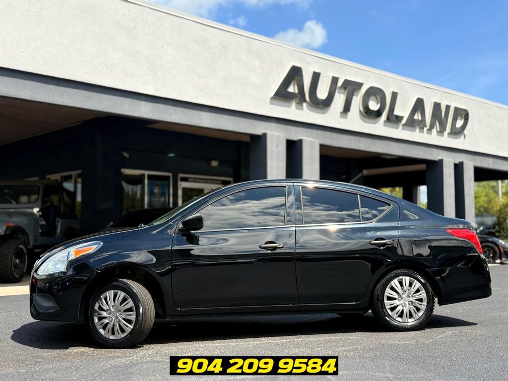 Used 2019 Nissan Versa S FWD image 4