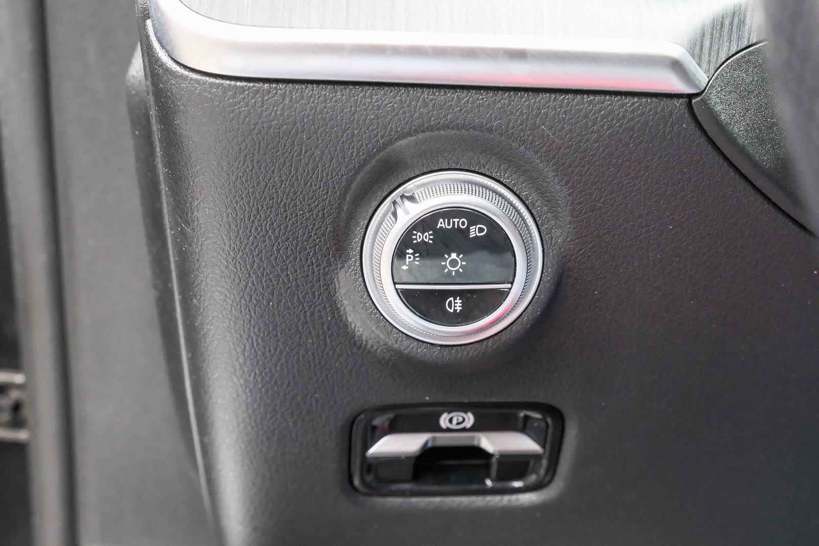 Certified 2023 Mercedes-Benz C 43 AMG 4MATIC Sedan image 26