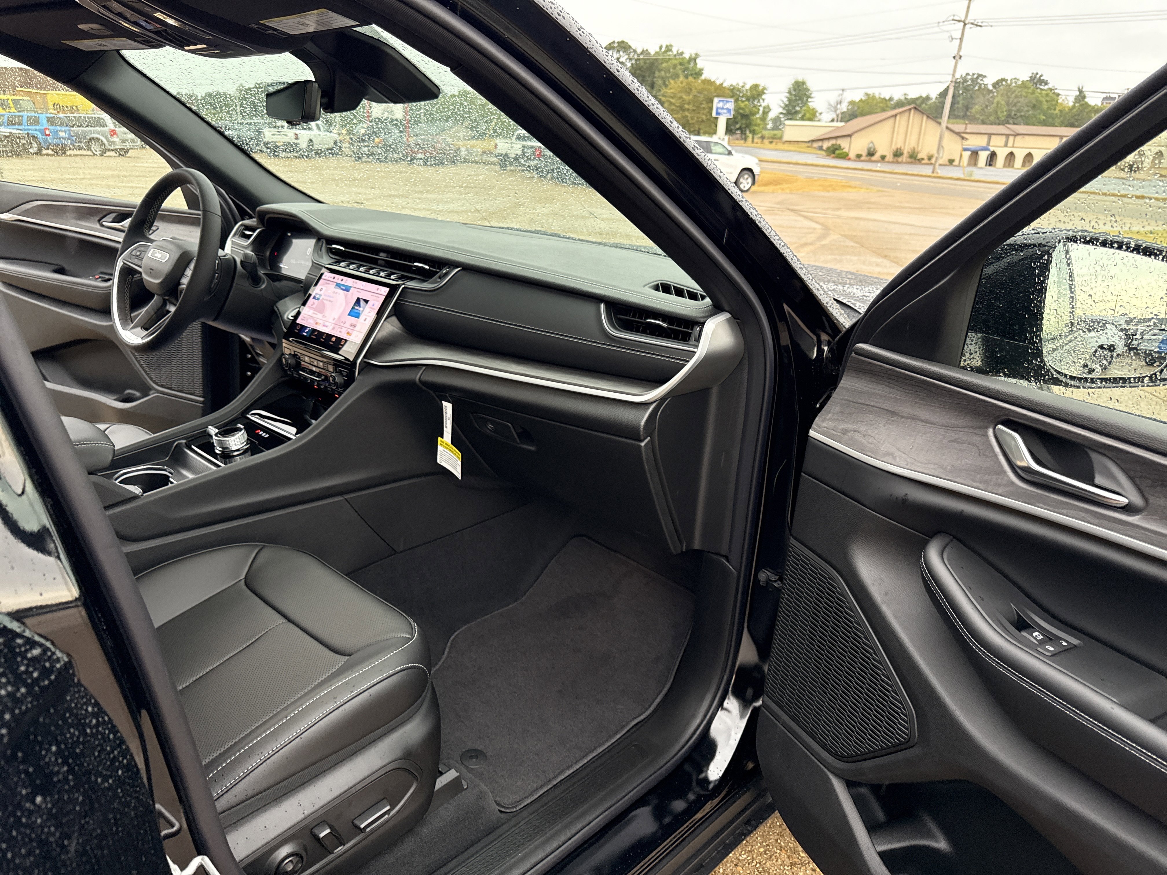 New 2025 Jeep Grand Cherokee Limited w/ Luxury Tech Group II image 29