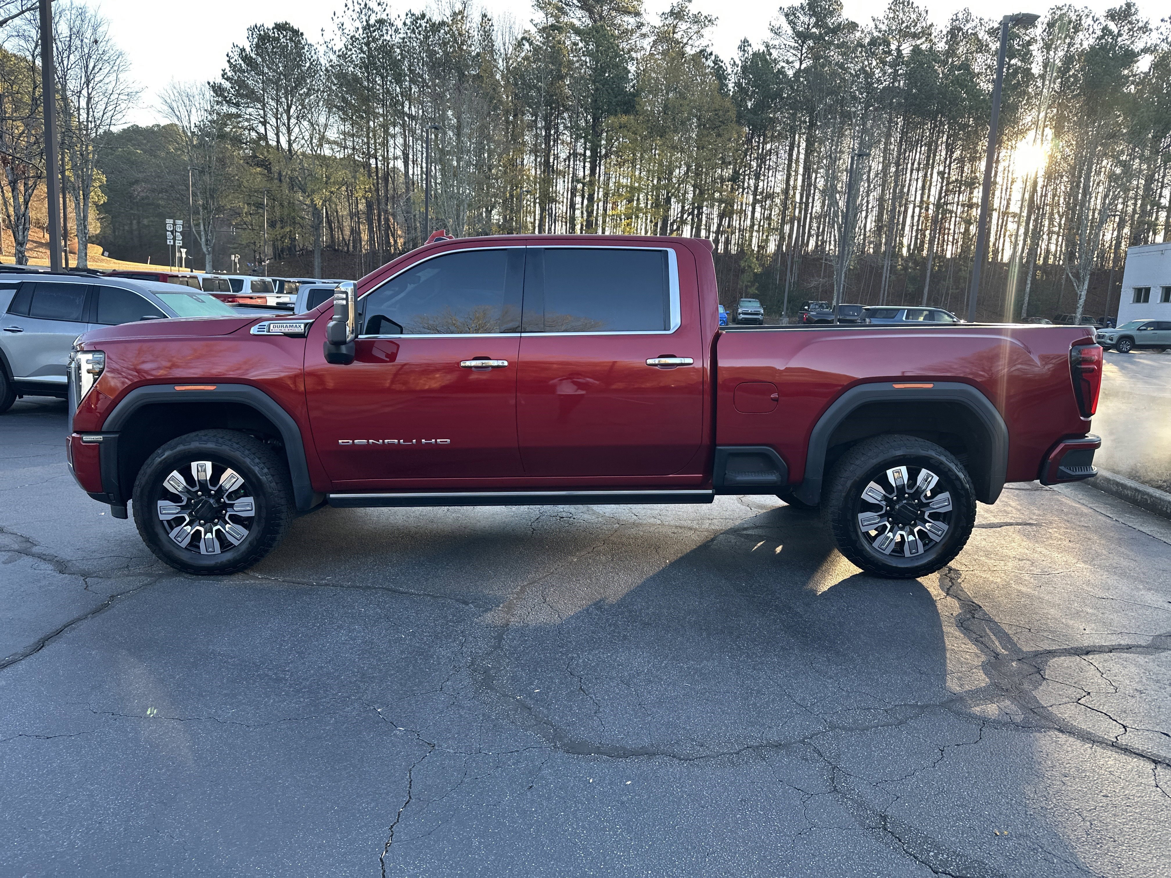Used 2024 GMC Sierra 2500 Denali w/ Technology Package image 9