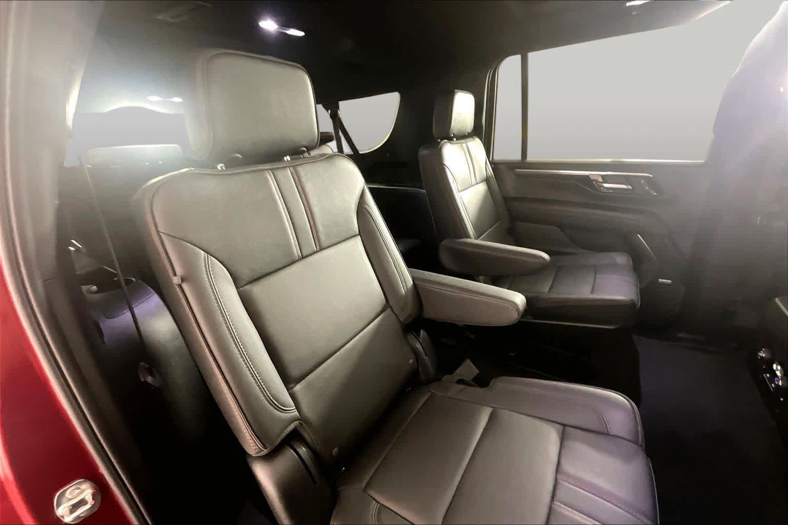Certified 2025 Chevrolet Suburban RST w/ Comfort Package RWD image 39