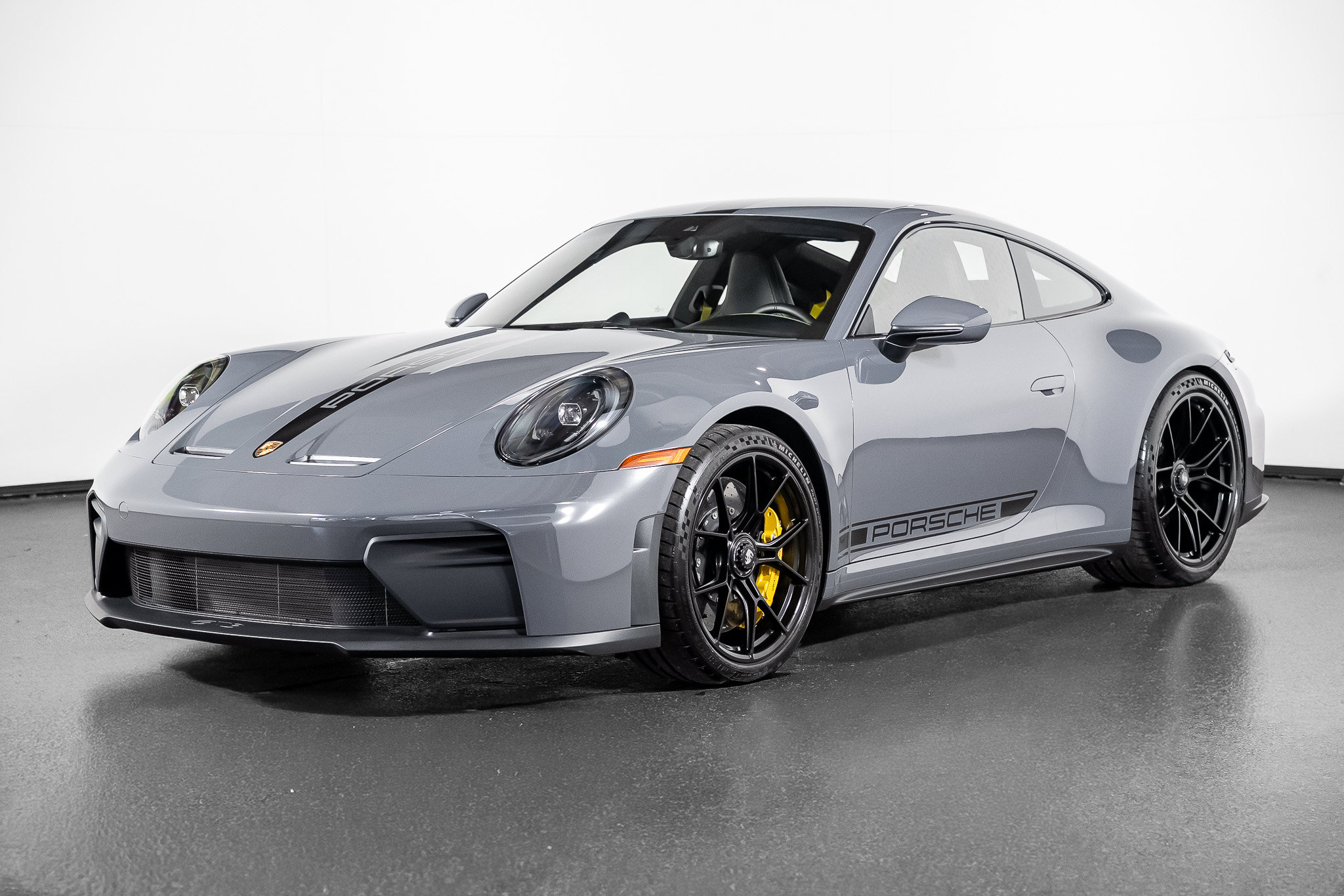 Used 2025 Porsche 911 GT3 RWD image 12