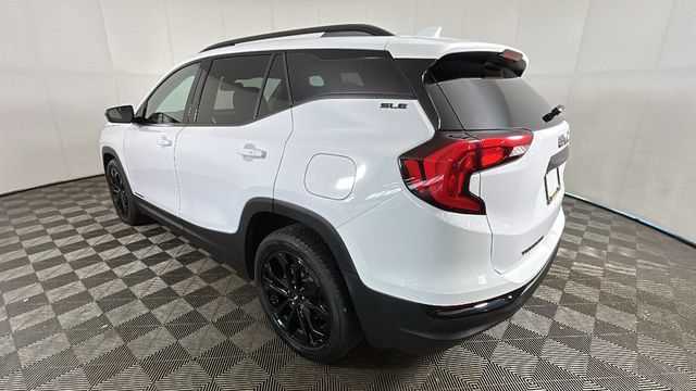 Used 2021 GMC Terrain SLE w/ Driver Convenience Package FWD image 4
