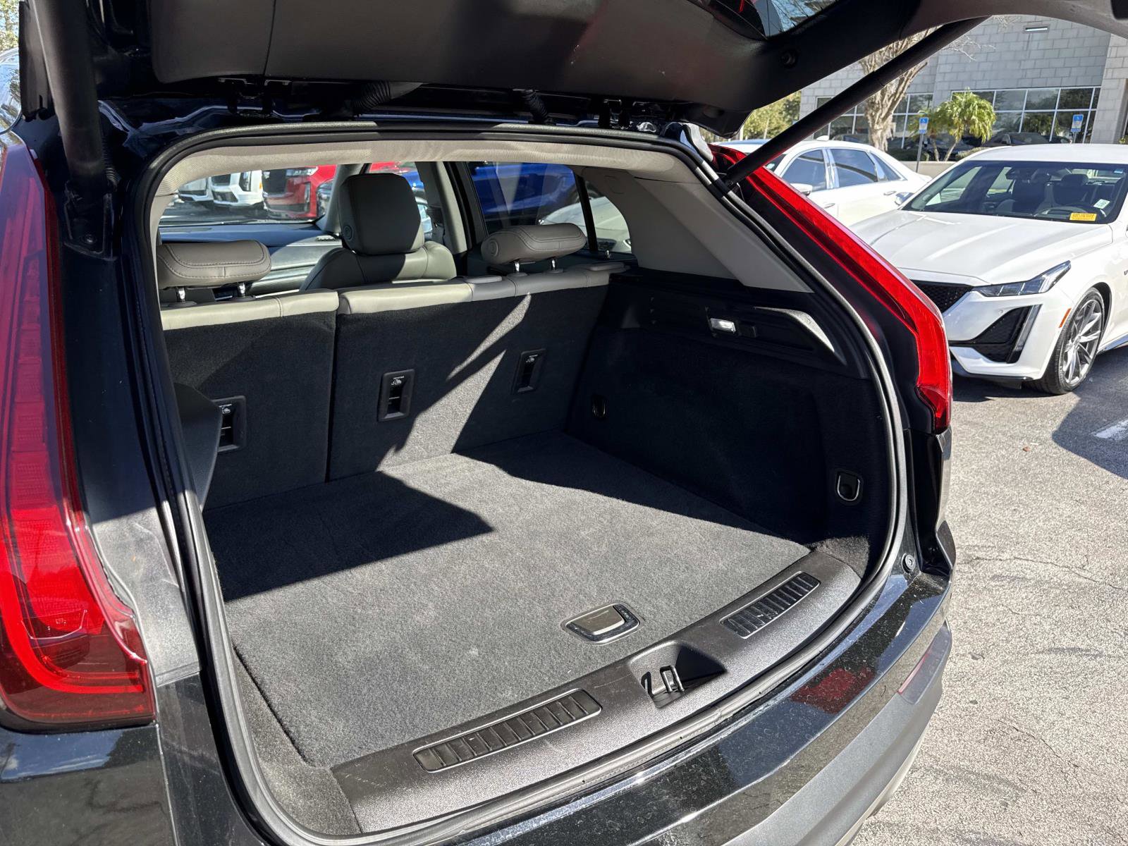 Used 2022 Cadillac XT4 Premium Luxury w/ Safety Alert Package image 12