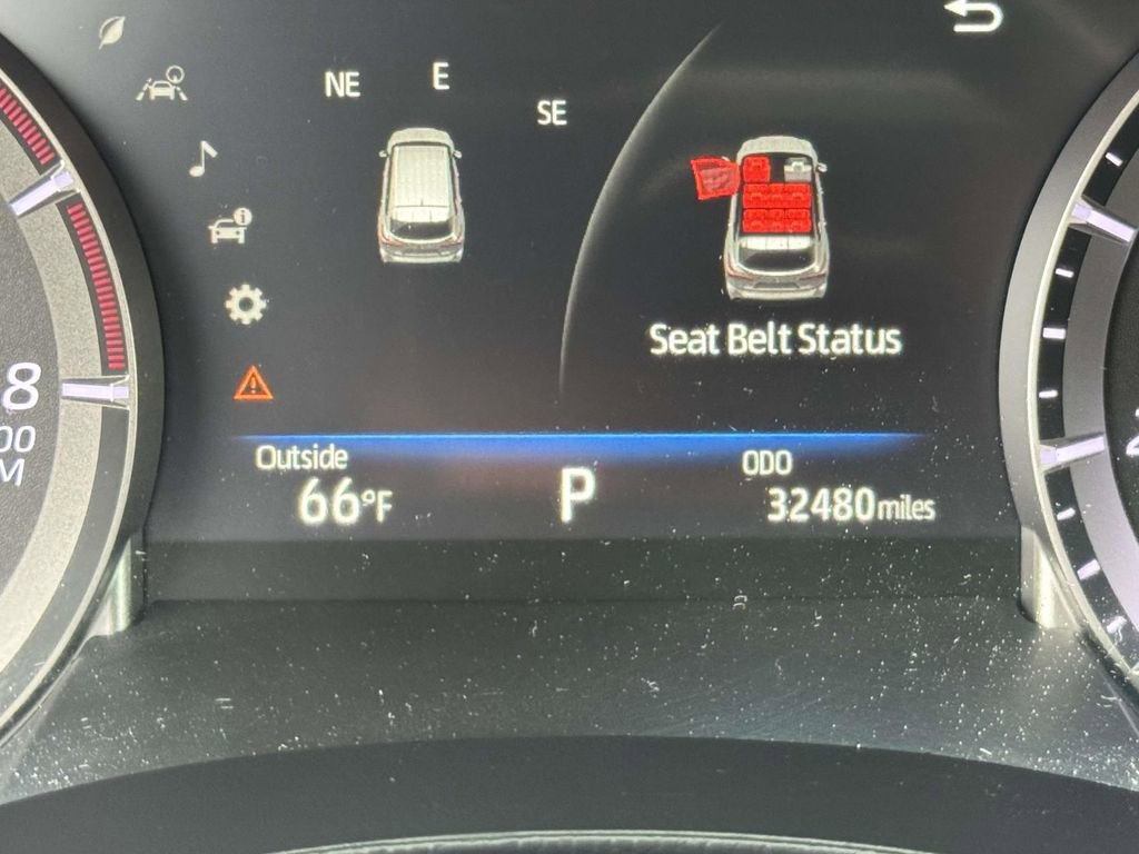 Used 2023 Toyota Highlander LE AWD/4WD image 12