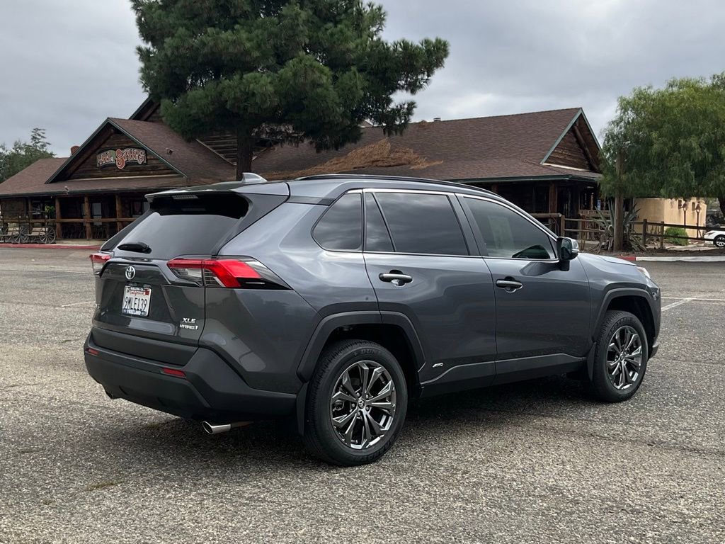 Used 2024 Toyota RAV4 XLE Premium image 6