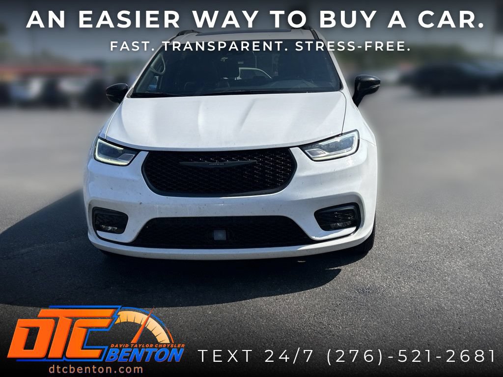 Used 2025 Chrysler Pacifica Limited FWD image 8
