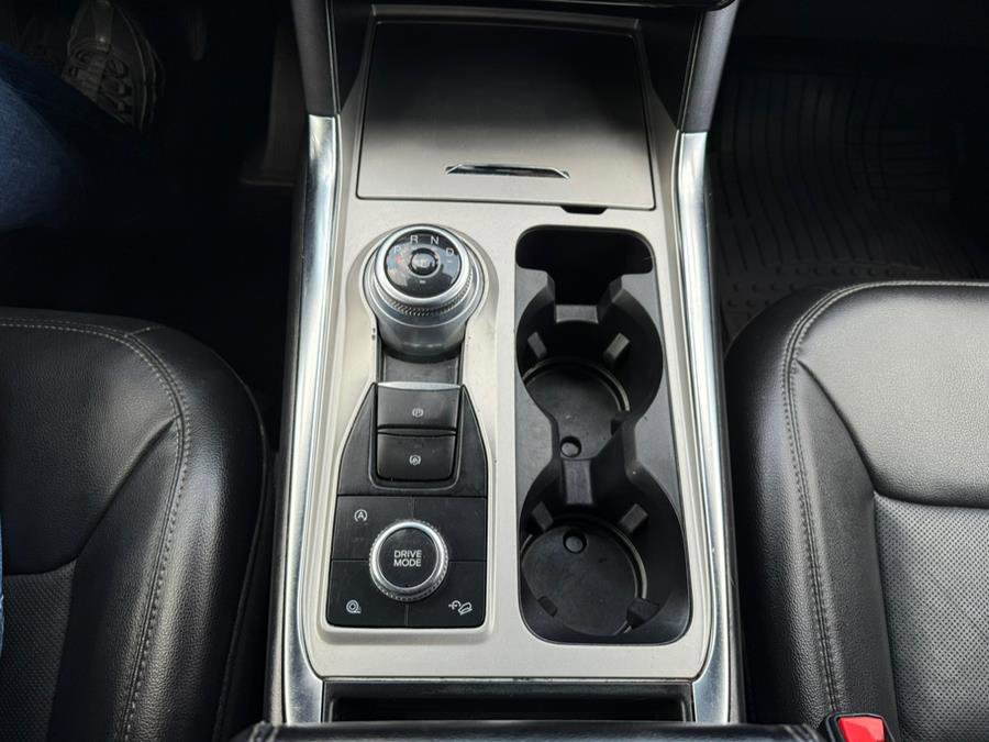 Used 2021 Ford Explorer Limited w/ Equipment Group 301A image 18