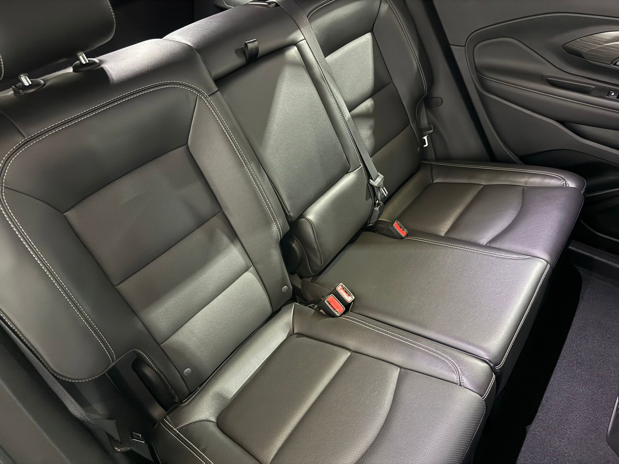 Used 2022 GMC Terrain SLT image 38