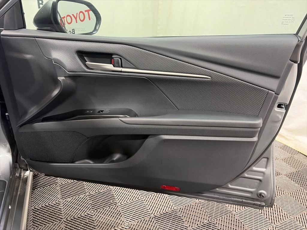 Used 2026 Toyota Camry SE FWD image 11