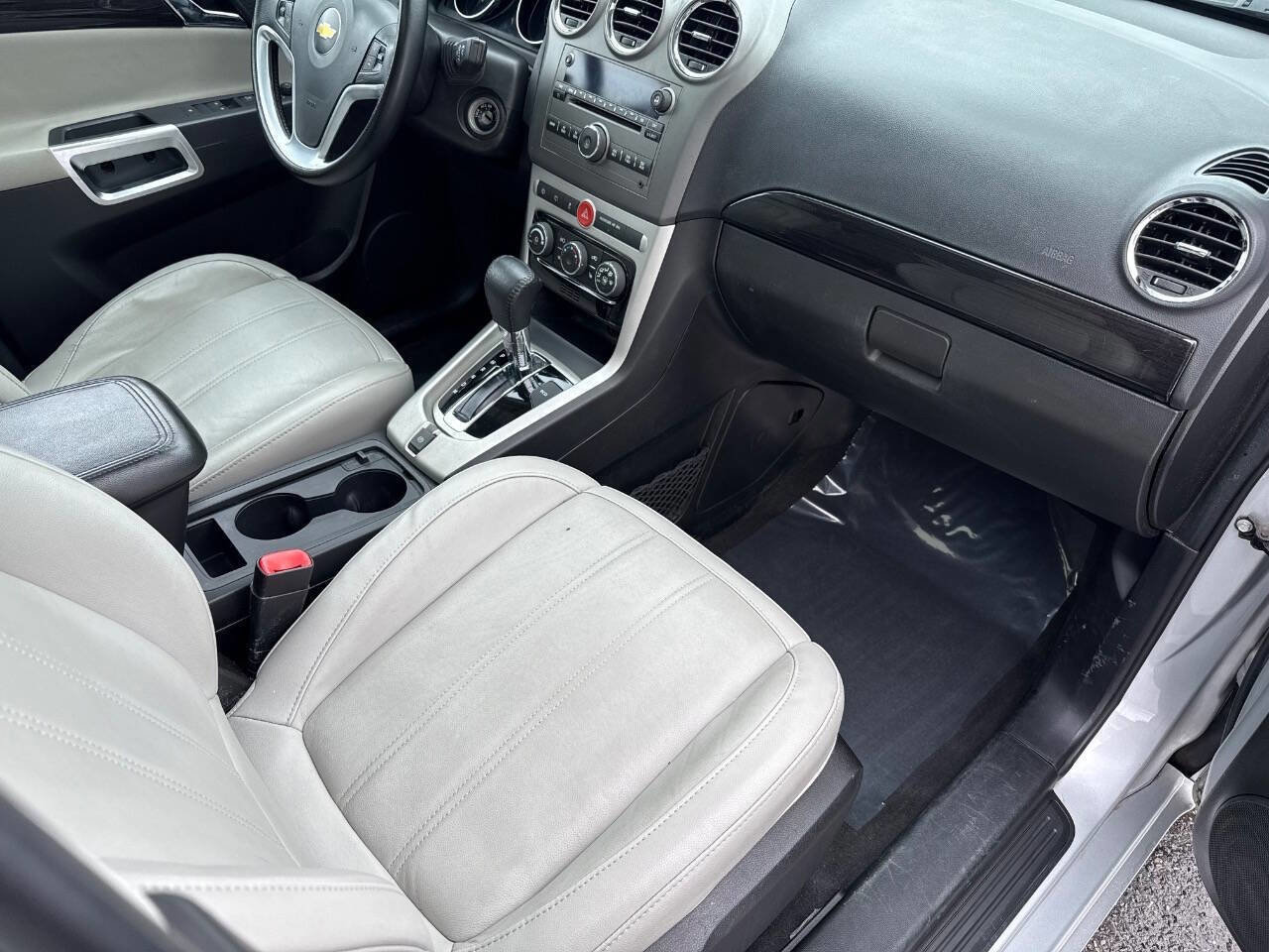 Used 2013 Chevrolet Captiva Sport LTZ FWD image 17