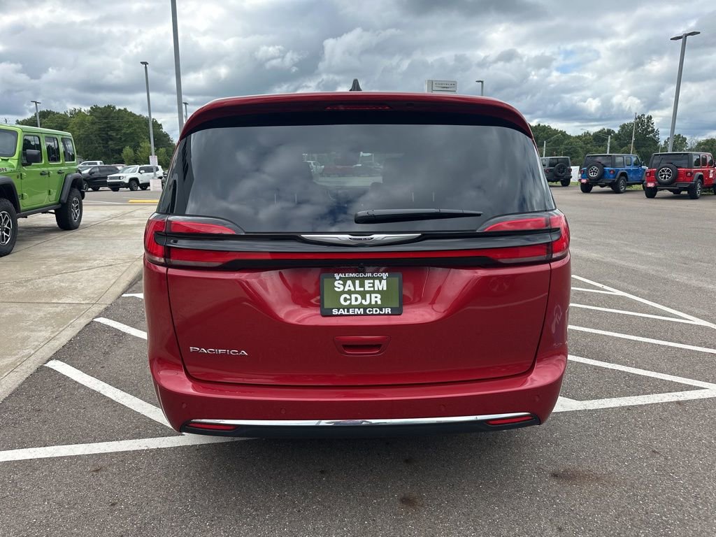 New 2026 Chrysler Pacifica Select FWD image 7