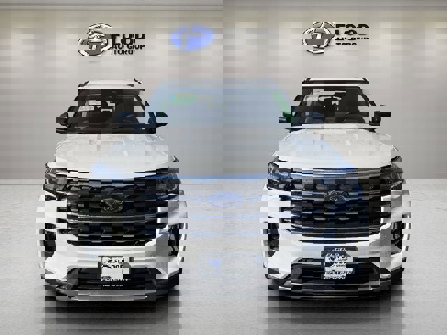 New 2026 Ford Explorer Active w/ Active Comfort Package image 2