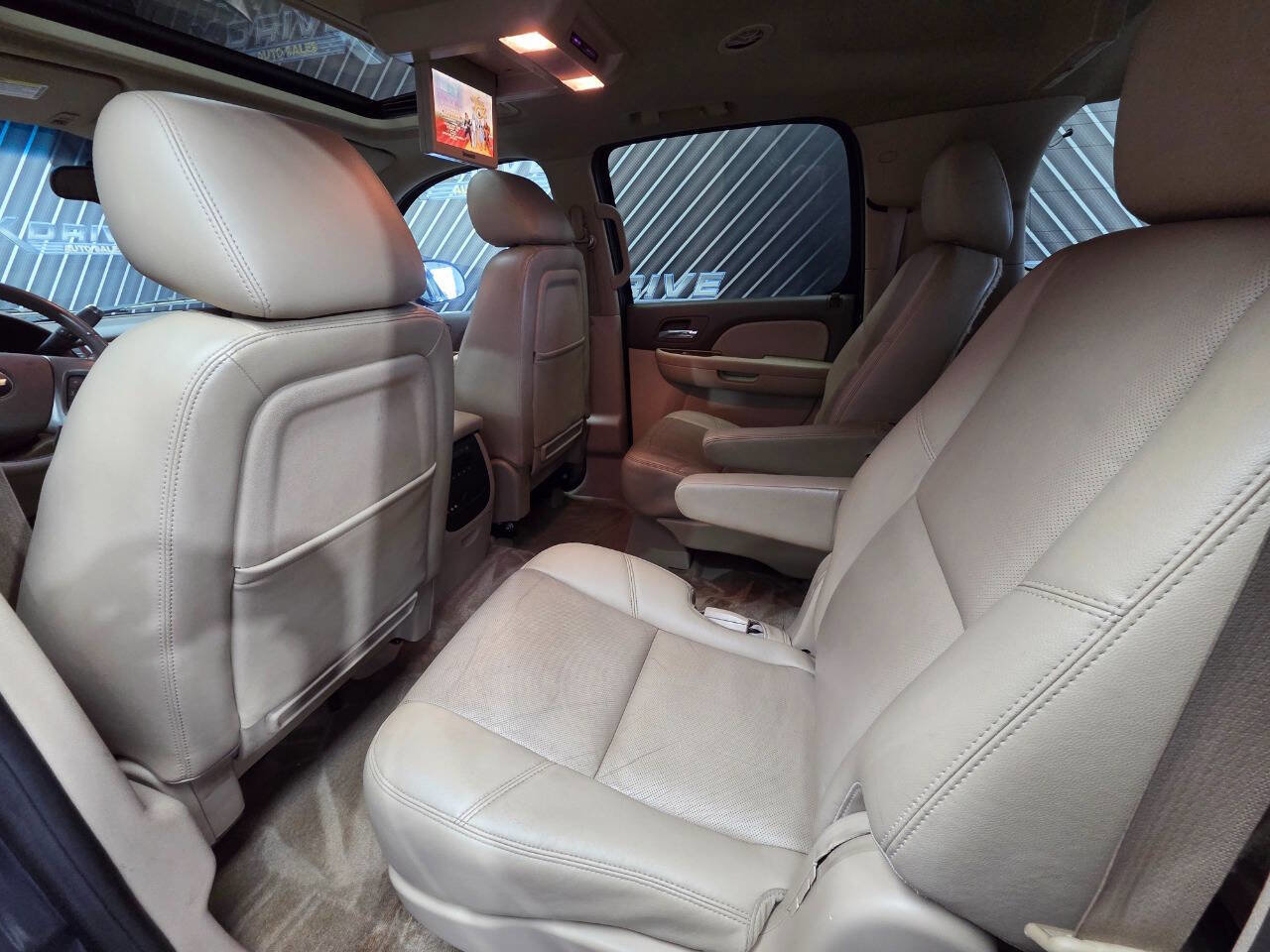 Used 2011 Chevrolet Suburban LTZ image 29