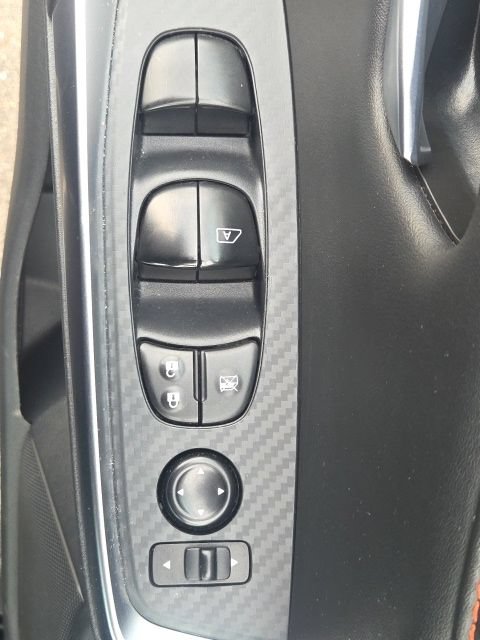 Used 2025 Nissan Sentra SR FWD image 17