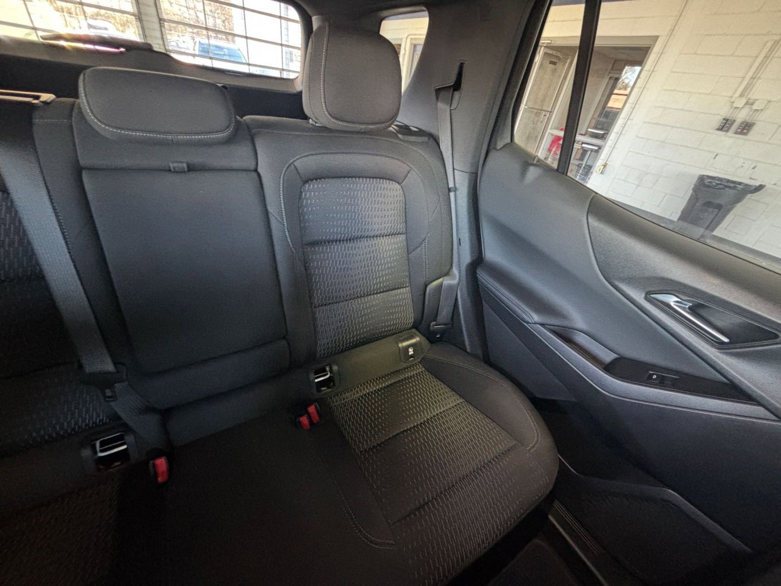 Used 2025 Chevrolet Equinox LT image 38