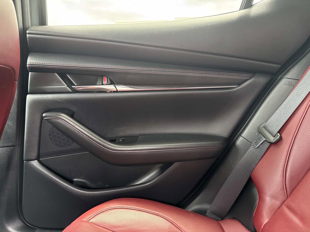 Used 2023 MAZDA MAZDA3 s image 17