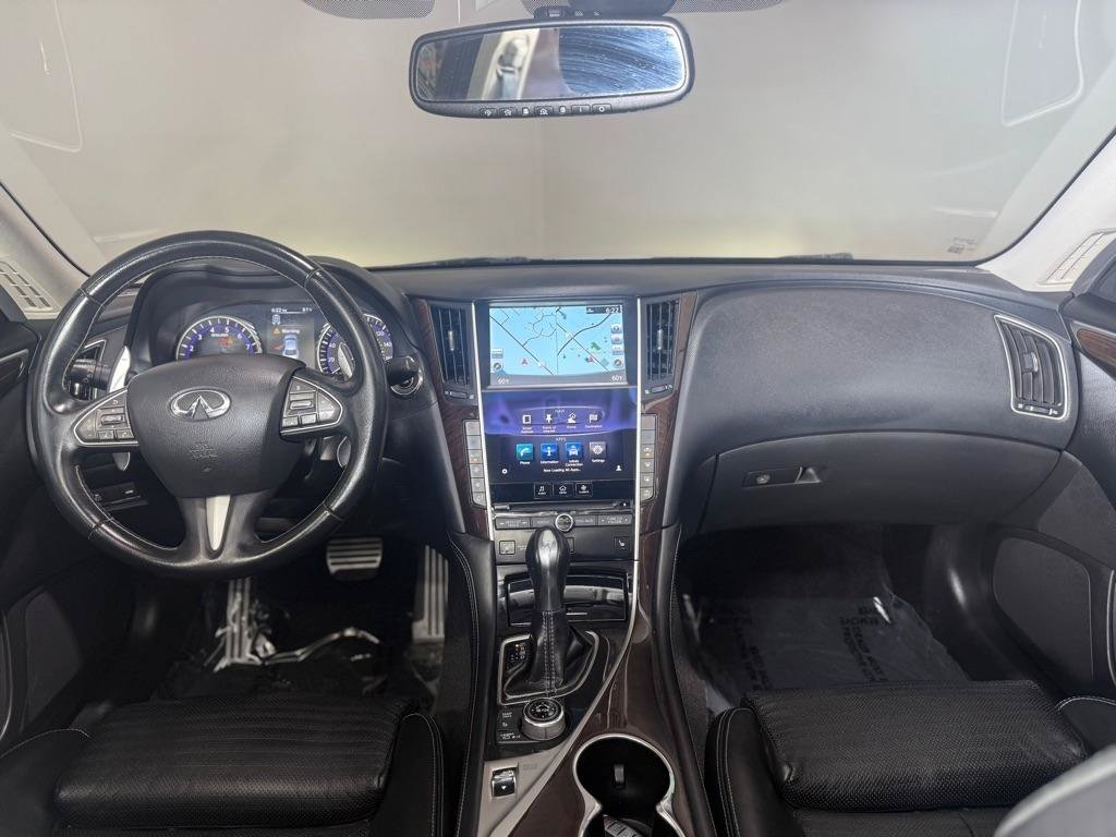 Used 2014 INFINITI Q50 Hybrid w/ Deluxe Technology Package RWD image 12