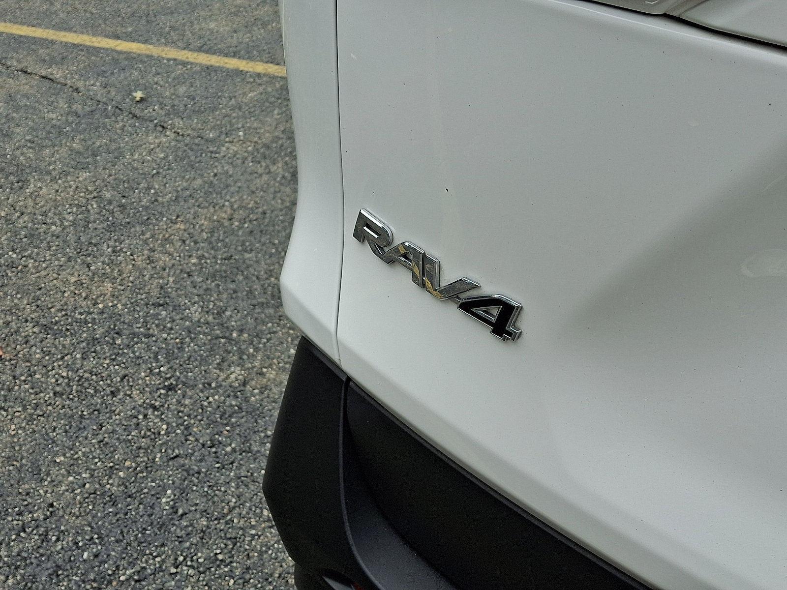 Used 2023 Toyota RAV4 LE AWD/4WD image 31