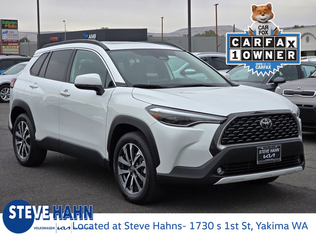 Used 2024 Toyota Corolla Cross XLE w/ Convenience Package image 7