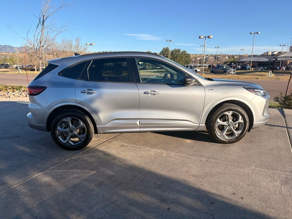 Used 2023 Ford Escape ST-Line AWD/4WD image 8