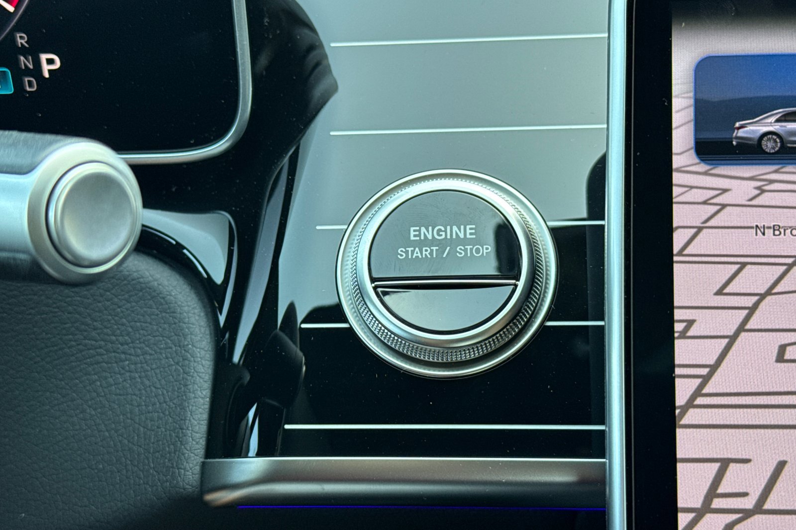 New 2025 Mercedes-Benz S 580e 4MATIC Sedan image 24