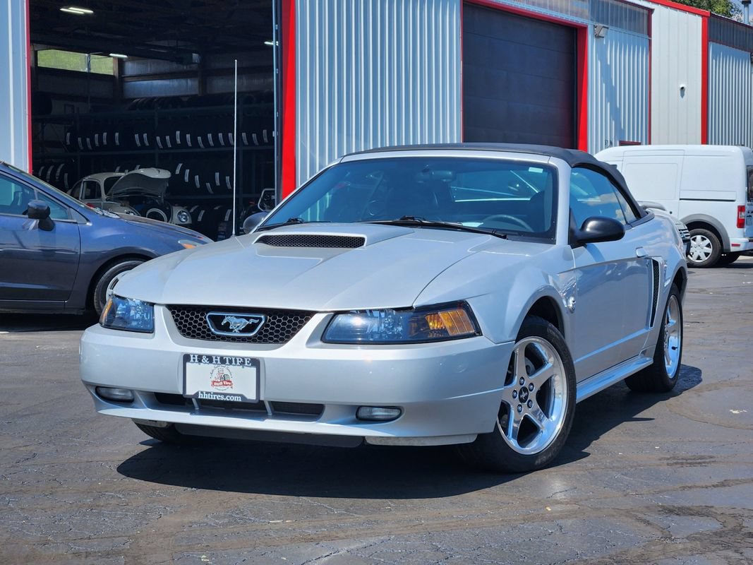 Used 2004 Ford Mustang GT RWD image 1