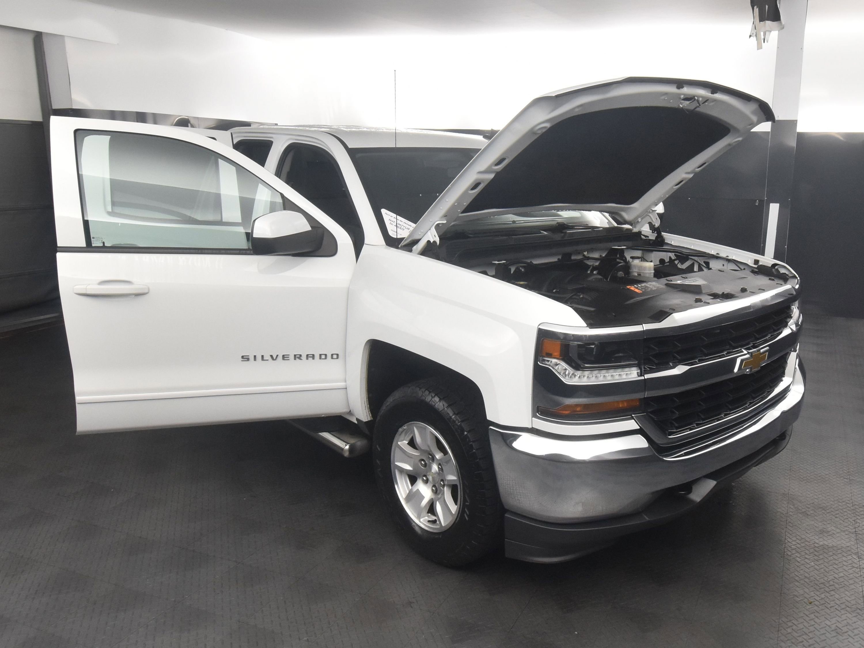 Used 2019 Chevrolet Silverado 1500 LT image 39