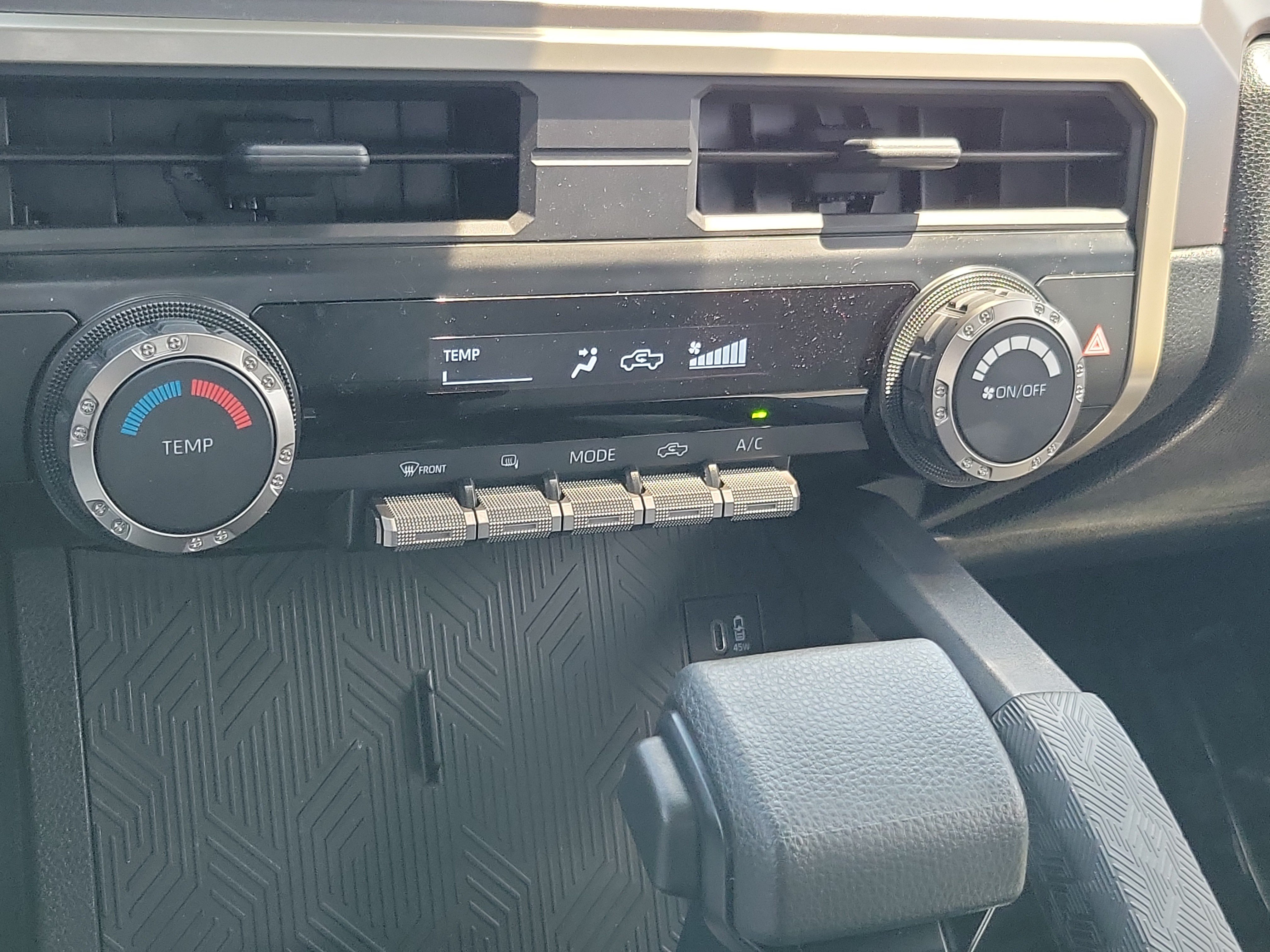 Certified 2025 Toyota Tacoma SR5 AWD/4WD image 28