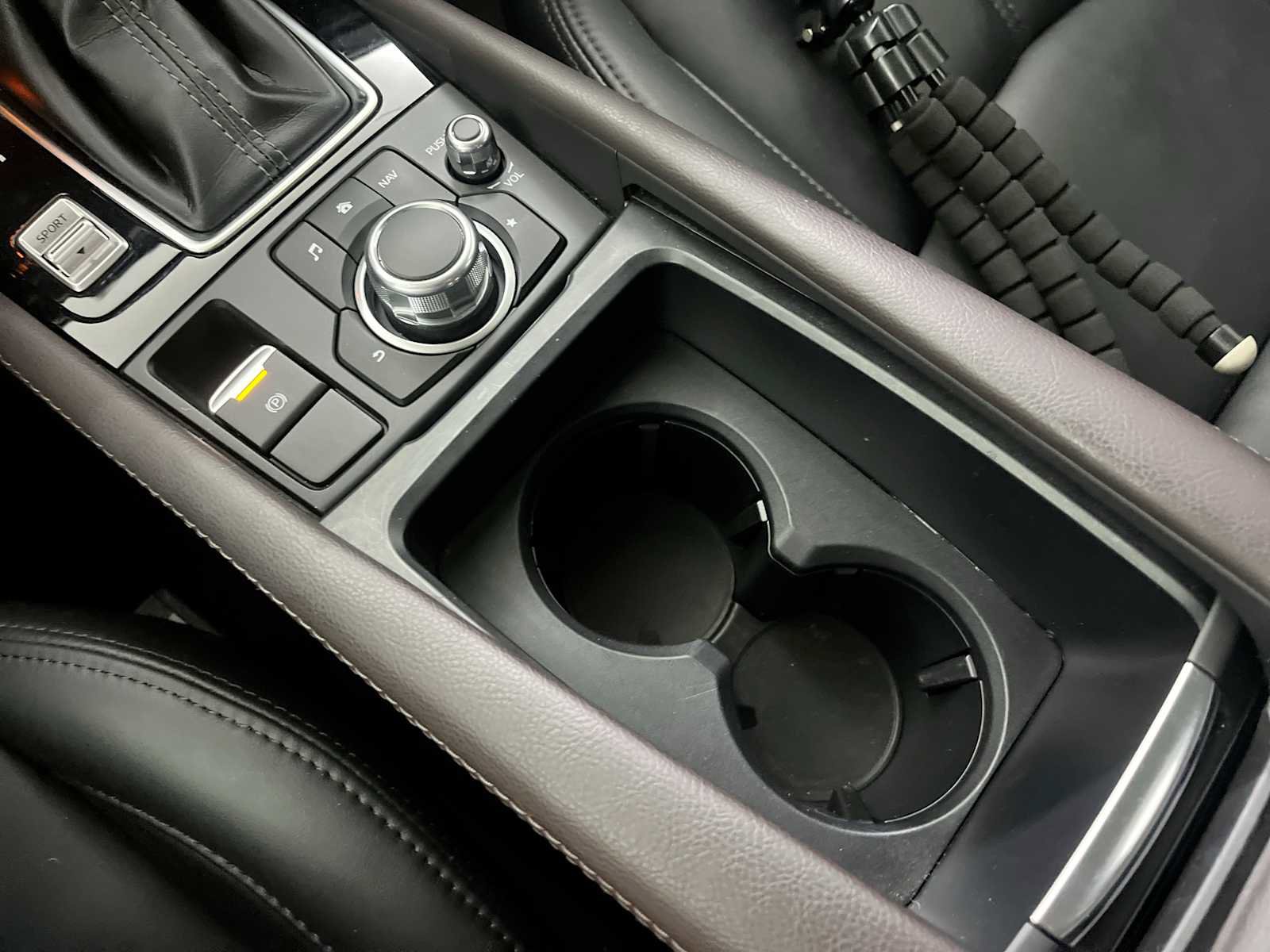 Used 2018 MAZDA MAZDA3 Touring image 22