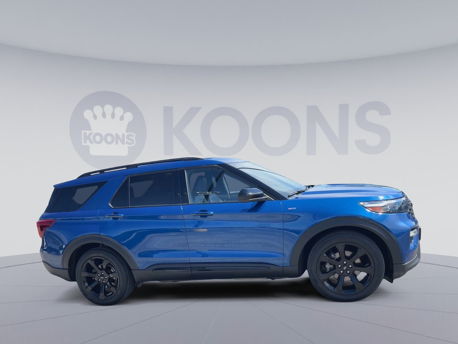 Used 2023 Ford Explorer ST-Line w/ Class IV Trailer Tow Package RWD image 2