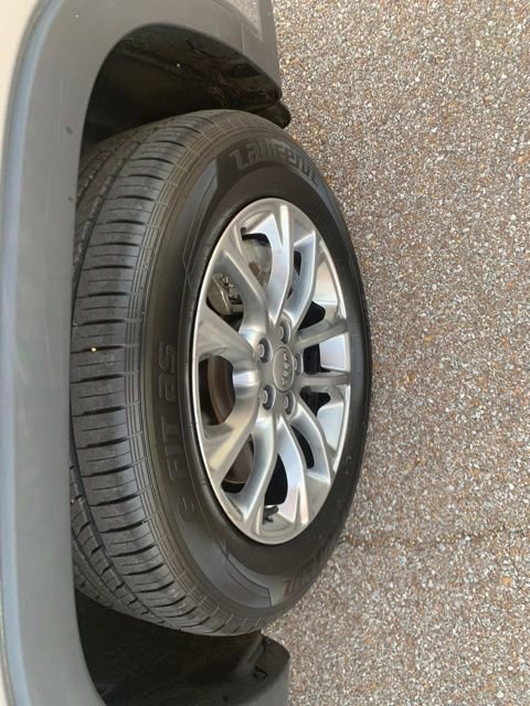 Used 2019 Jeep Cherokee Latitude Plus FWD image 9