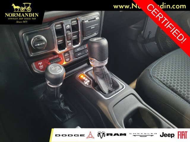 Used 2025 Jeep Wrangler Unlimited Rubicon 4xe w/ Convenience Group AWD/4WD image 12