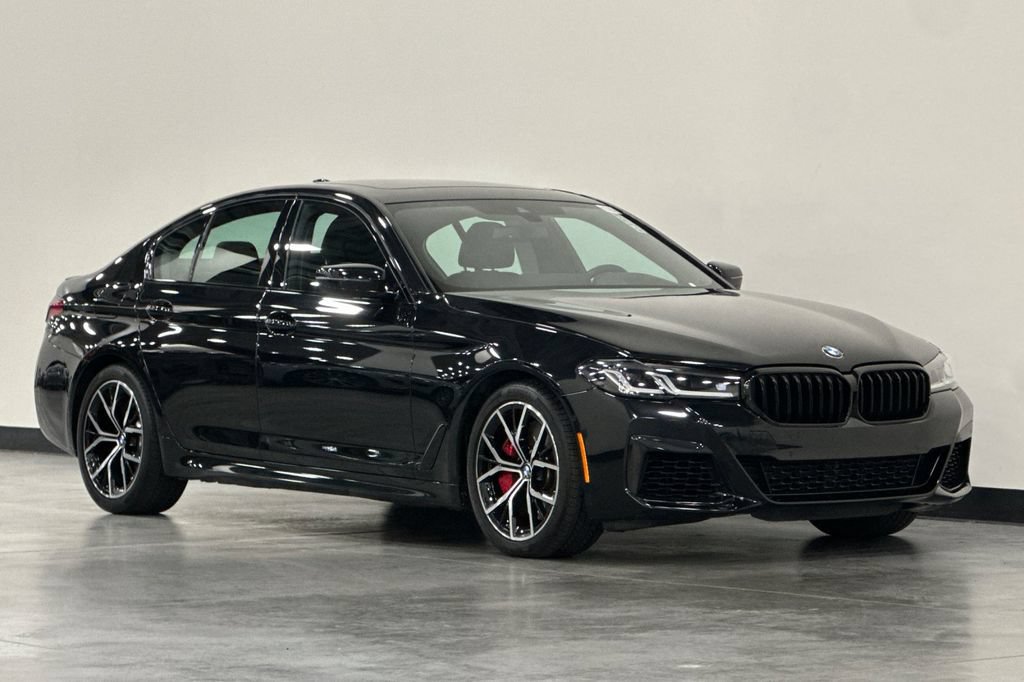 Used 2023 BMW 540i xDrive w/ M Sport Package AWD/4WD image 2